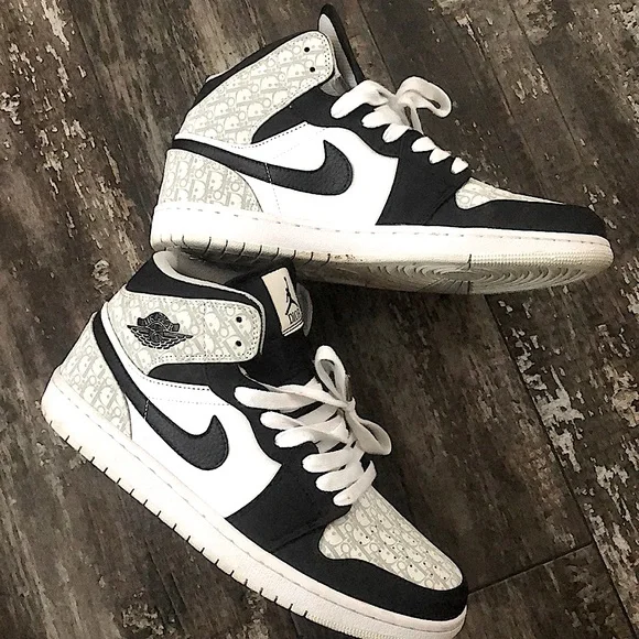 シューズ(男性用) Jordan 1 Dior High Dior x Jordan Brand AJ1 Official Images & Release Info